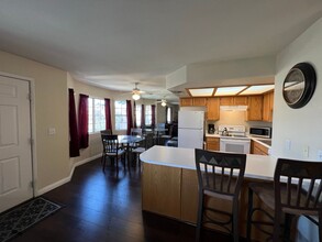 8410 Eldora Ave in Las Vegas, NV - Building Photo - Building Photo