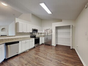 7037 Crescent Boat Ln in Canal Winchester, OH - Foto de edificio - Building Photo