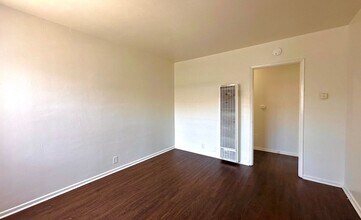 6341 11th Ave in Los Angeles, CA - Building Photo - Building Photo