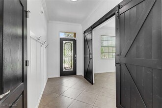 2362 Heydon Cir E in Naples, FL - Building Photo - Building Photo
