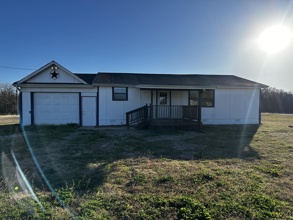 4059 County Rd 3221 in Lone Oak, TX - Building Photo