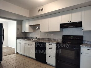 7001 Stonington Ln in Charlotte, NC - Building Photo - Building Photo