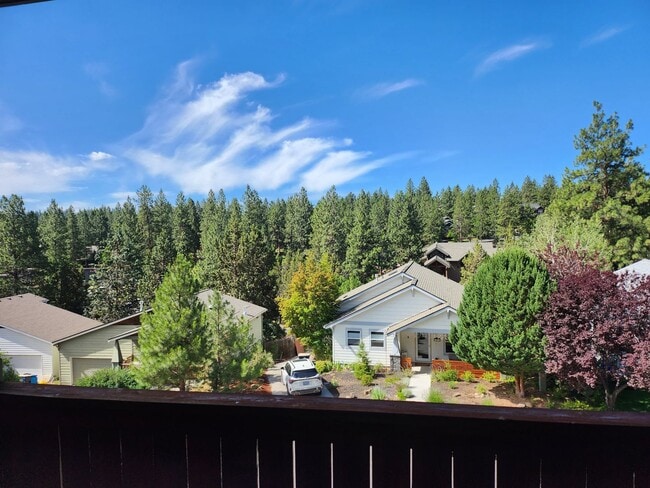 2564 Monterey Pines Dr in Bend, OR - Building Photo - Building Photo