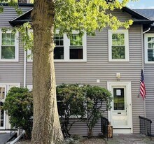 36 Beaconsfield Rd, Unit 2 in Brookline, MA - Building Photo