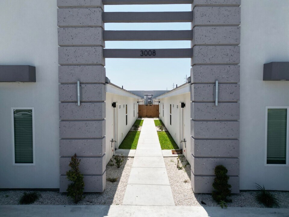 3008 W Driftwood St in Edinburg, TX - Building Photo
