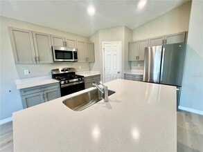 14664 Gallop Run Dr in Lithia, FL - Building Photo - Building Photo