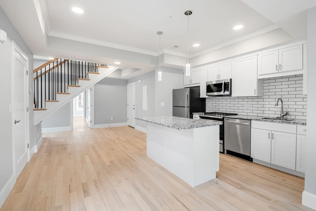 7 Waumbeck St-Unit -3 in Boston, MA - Building Photo