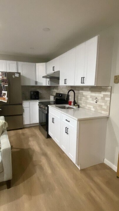 62 Sycamore St in Brentwood, NY - Building Photo