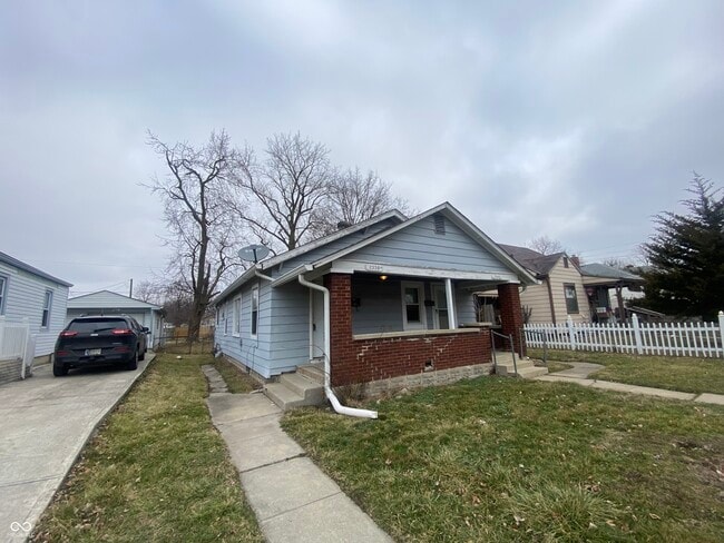2338 Calhoun St in Indianapolis, IN - Foto de edificio - Building Photo