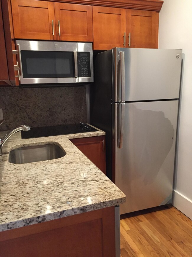 400 Marlborough St, Unit 3A in Boston, MA - Building Photo - Building Photo