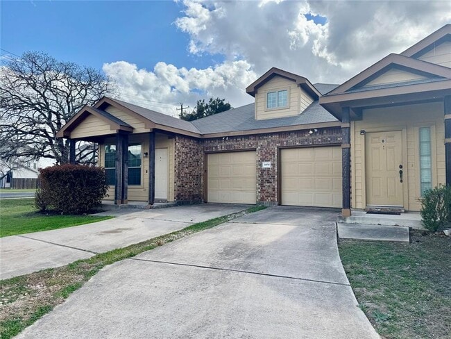 property at 3000 Whisper Oaks Ln