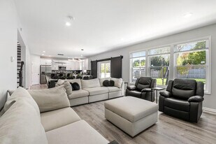 705 N Garfield St, Unit SI ID1507868P in Lombard, IL - Building Photo