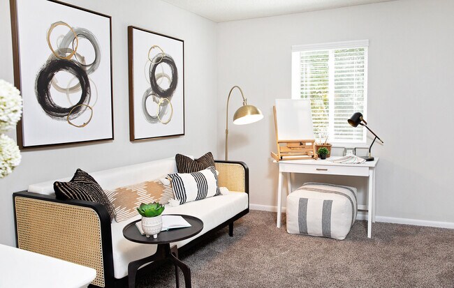Dwell at Carmel in Charlotte, NC - Building Photo - Building Photo