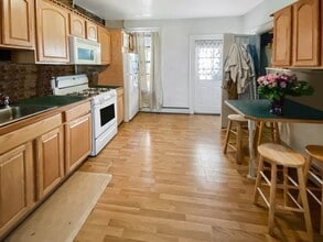 363 W 3rd St, Unit 1 in Boston, MA - Building Photo - Building Photo