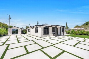 1433 NE 53rd Ct in Pompano Beach, FL - Building Photo