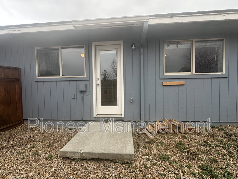665 NE 7th St in Prineville, OR - Building Photo