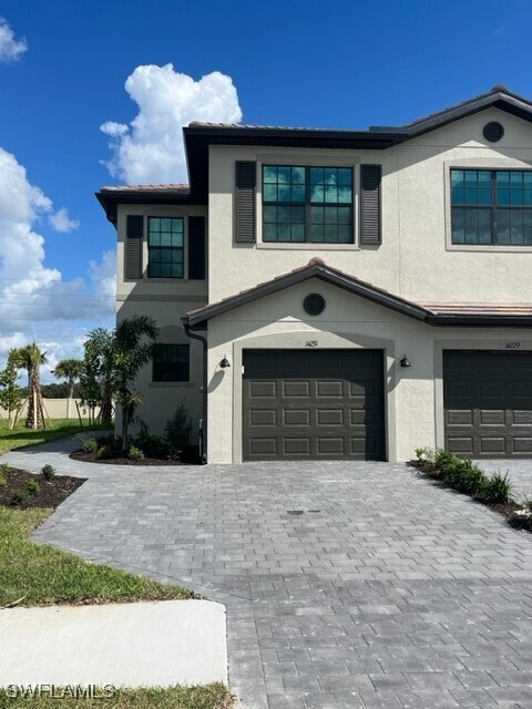 14231 Pine Lodge Ln in Ft. Myers, FL - Foto de edificio