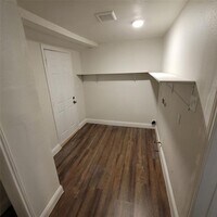 6810 Bleker St photo'