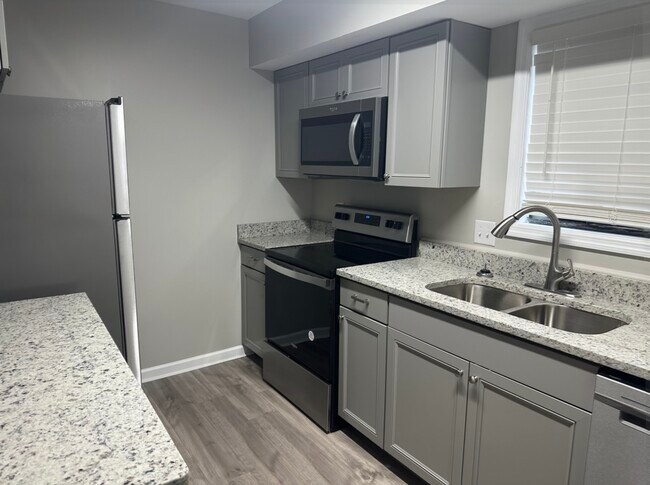 6905 Cleaton Rd in Columbia, SC - Building Photo - Building Photo