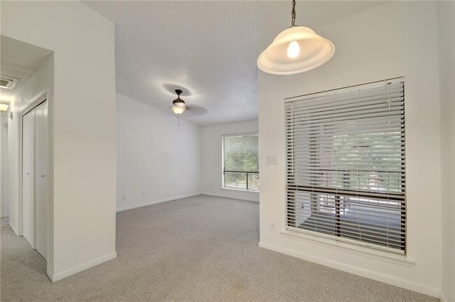 1705 Crossing Pl in Austin, TX - Building Photo - Building Photo