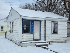 412 Wood River Ave in East Alton, IL - Building Photo