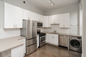 801 N Wabash Ave in Chicago, IL - Building Photo - Building Photo