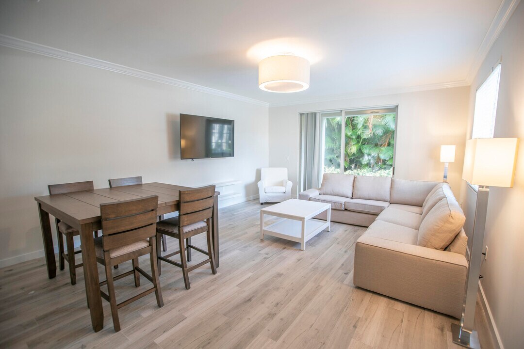 11765 St Andrews Place in Wellington, FL - Building Photo