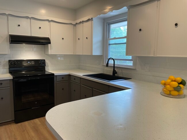 7016 Antioch Rd in Overland Park, KS - Foto de edificio - Building Photo