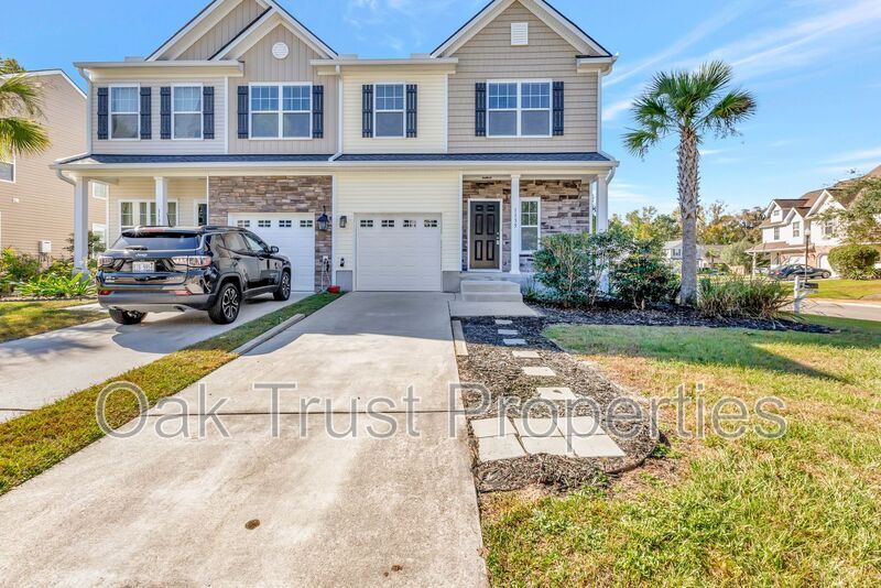 1135 St Pauls Parrish Ln in Johns Island, SC - Building Photo