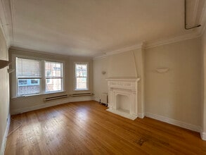 910 Green Bay Rd in Winnetka, IL - Foto de edificio - Building Photo