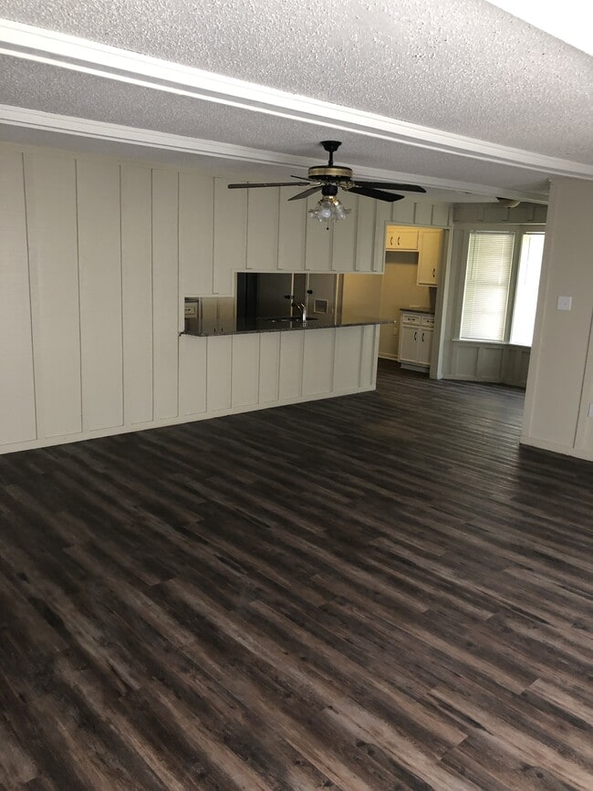 9800 Dollarway Rd in White Hall, AR - Building Photo - Building Photo