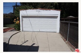 2038 Malcolm Ave in Los Angeles, CA - Building Photo - Building Photo