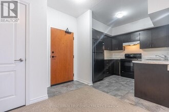 720 Yonge St in Barrie, ON - Building Photo - Building Photo