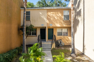 Uptown Townhomes in Lutz, FL - Building Photo - Building Photo