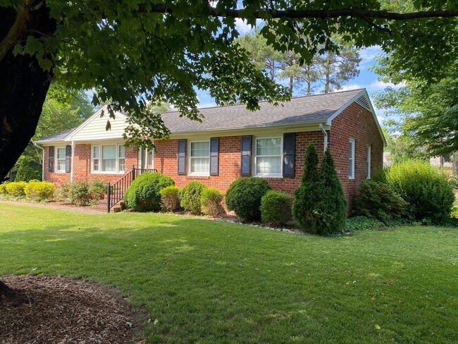 9360 Brentwood Dr in Mechanicsville, VA - Building Photo - Building Photo