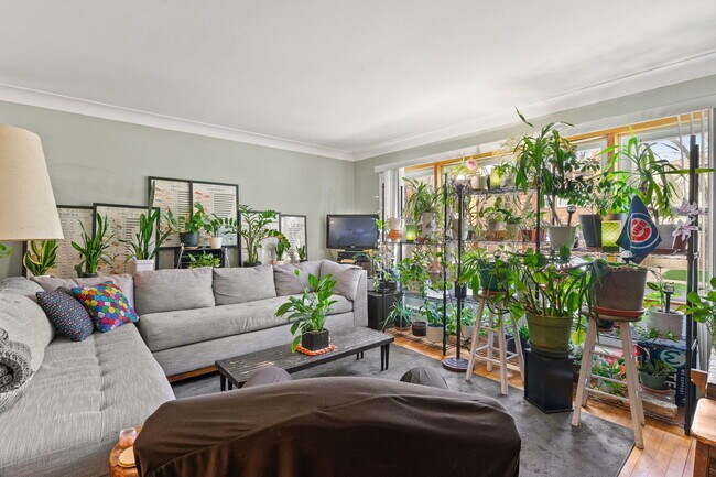 5515 N Artesian Ave in Chicago, IL - Building Photo - Building Photo