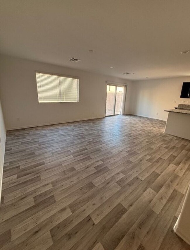 5949 Swift Lariat St in Las Vegas, NV - Foto de edificio - Building Photo