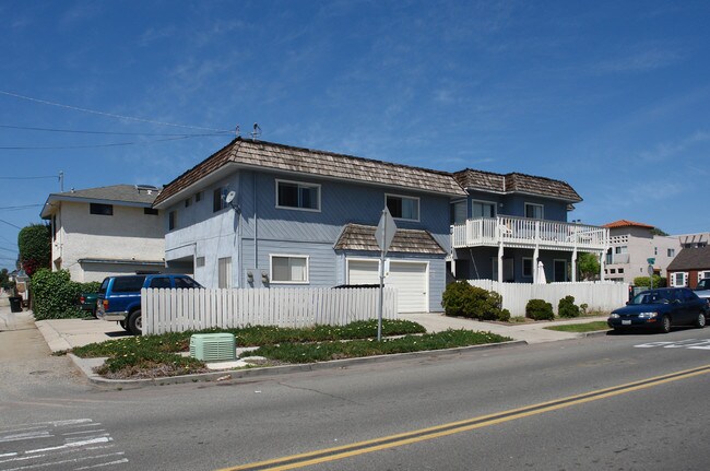 4150-4154 Lamont St in San Diego, CA - Building Photo - Building Photo