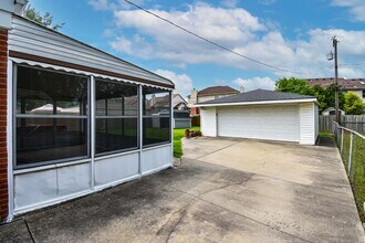 33755 Newport Dr in Sterling Heights, MI - Building Photo - Building Photo