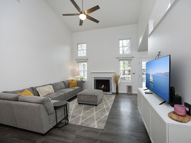 105 Guldahl Ct in Morrisville, NC - Foto de edificio - Building Photo