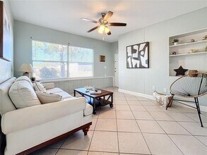 516 64th St S in St. Petersburg, FL - Building Photo - Building Photo