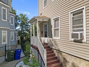 709 Maple St in Fall River, MA - Building Photo - Building Photo