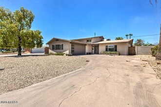 134 E Riviera Dr in Tempe, AZ - Building Photo - Building Photo