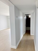 1501 Crescent Cir in Lake Park, FL - Building Photo