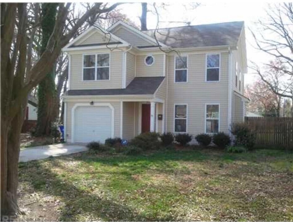 951 Newell Ave in Norfolk, VA - Building Photo