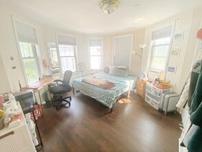 739 Parker St, Unit 2 in Boston, MA - Building Photo - Building Photo