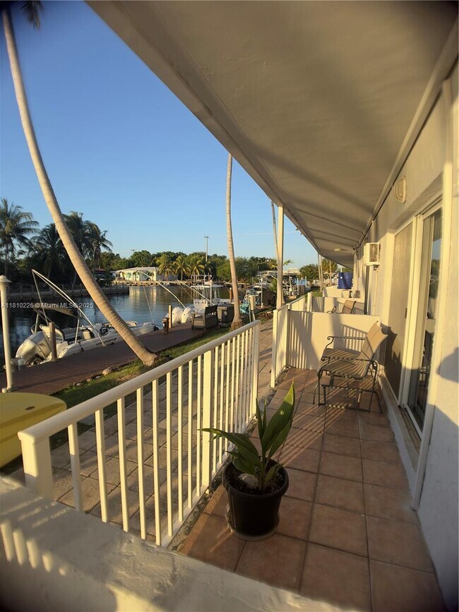 2225 NE 123rd St in North Miami, FL - Building Photo - Building Photo