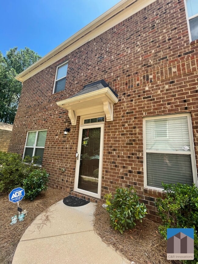 805 Pleasant Hill Rd NW in Lilburn, GA - Building Photo - Building Photo
