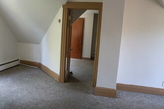 122 Meredith Ave, Unit 3 in Nedrow, NY - Building Photo - Building Photo