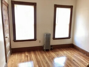 336 Centre St, Unit #2 in Boston, MA - Foto de edificio - Building Photo
